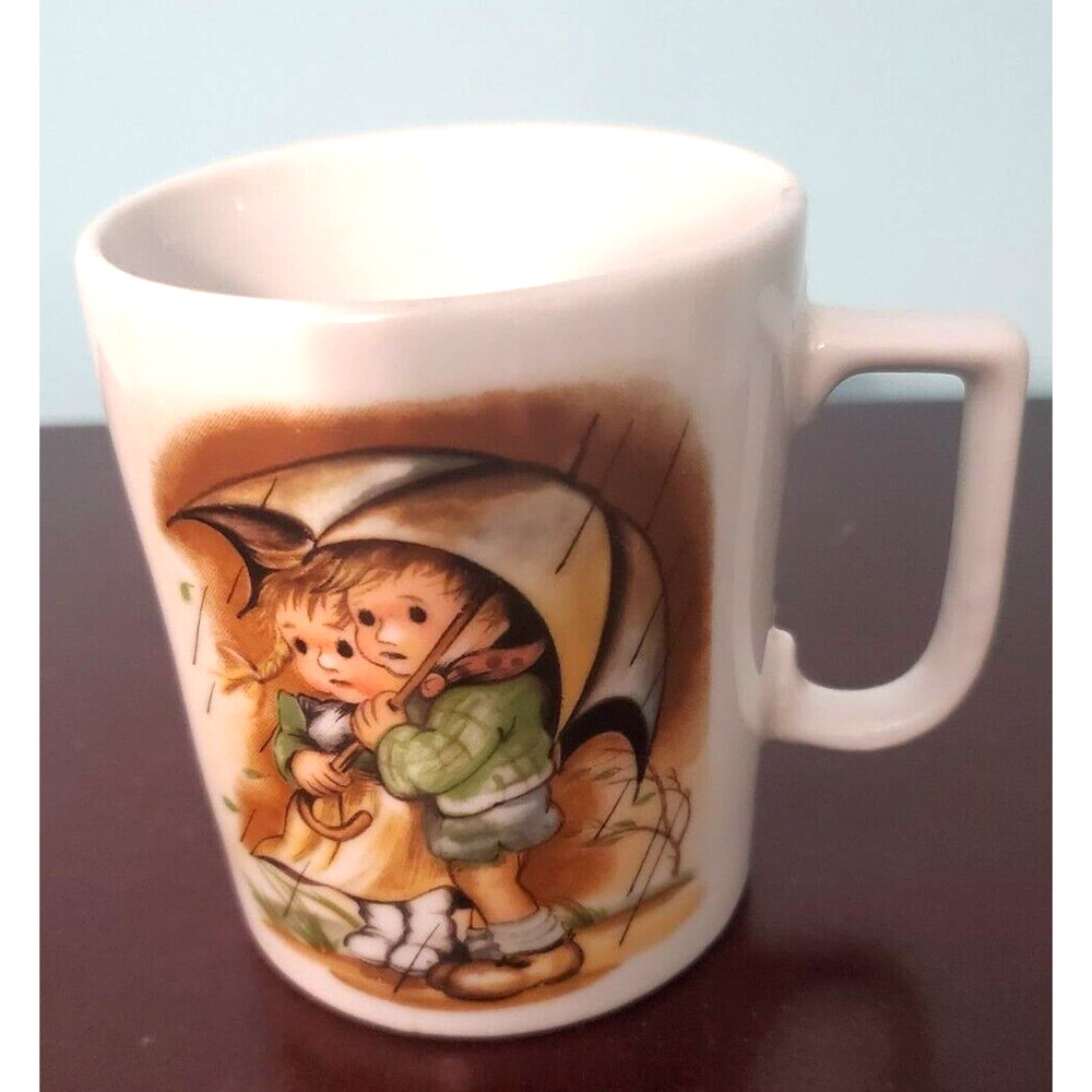 Small Children Under Umbrella Mug, marked Japan Hummel Style
